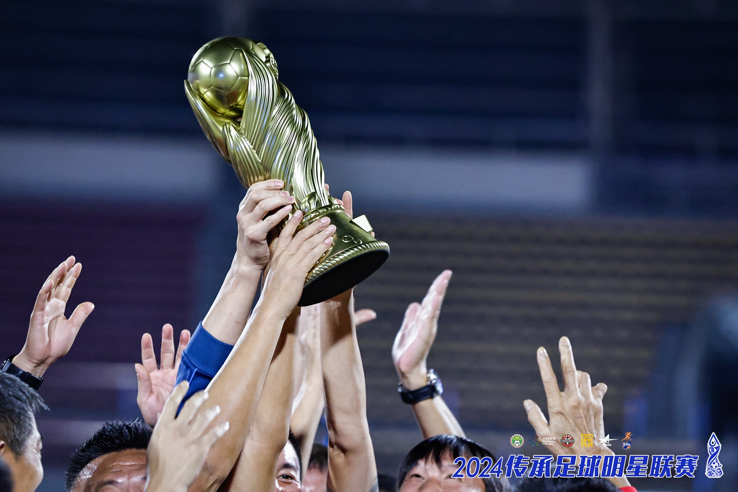 球员风采!比赛中球员们展现出色风采 球员风采!比赛中球员们展现出色风采