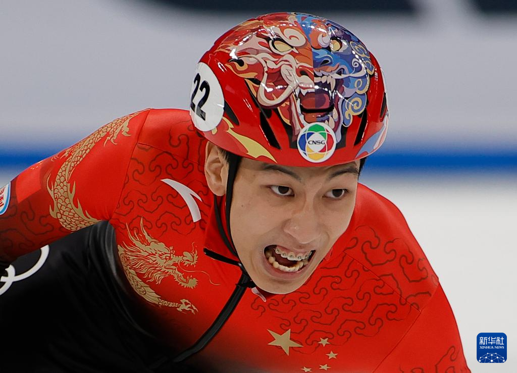od体育电竞-短道速滑选手技压群雄斩获桂冠