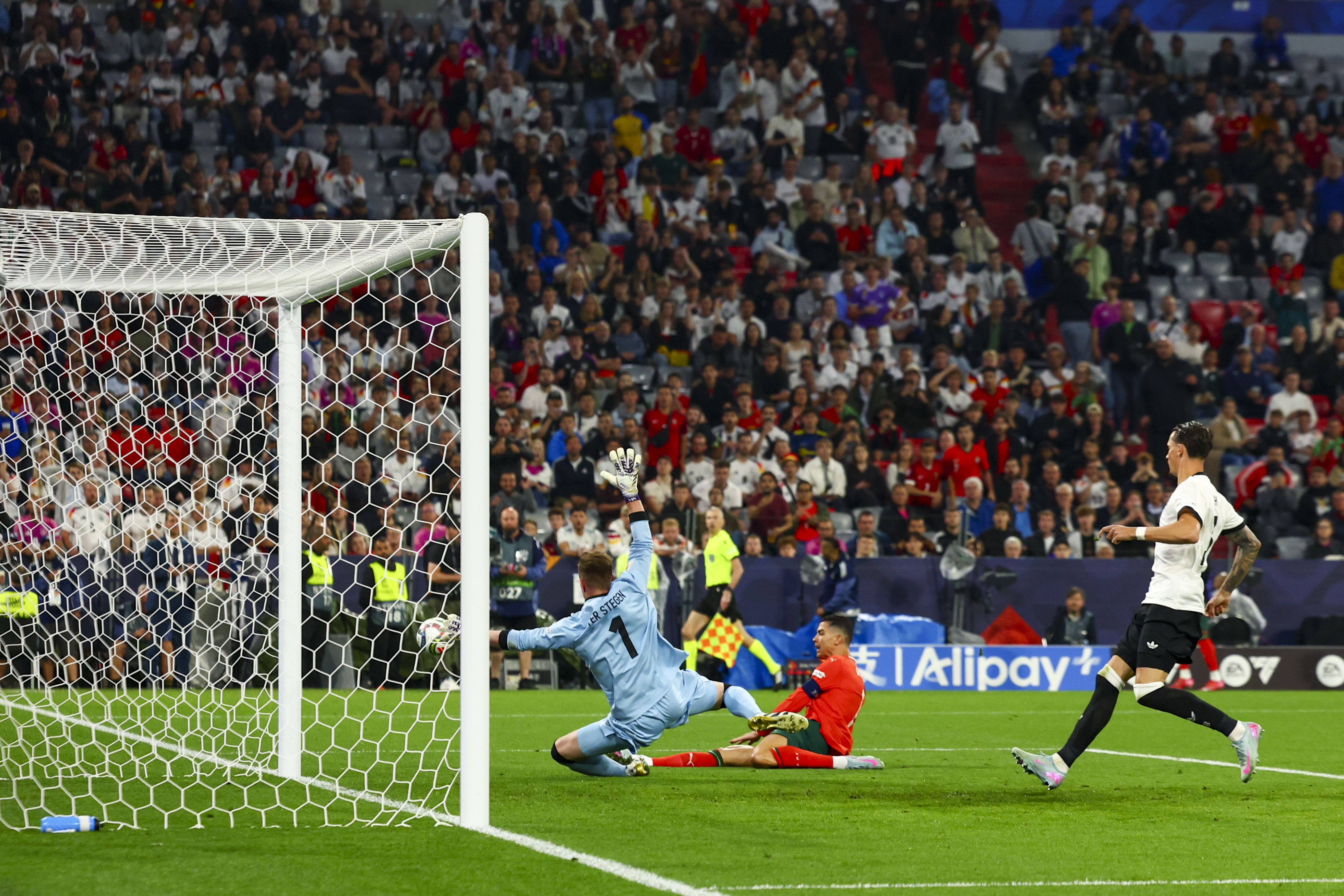 葡萄牙选手战胜强敌,晋级半决赛 葡萄牙选手战胜强敌,晋级半决赛