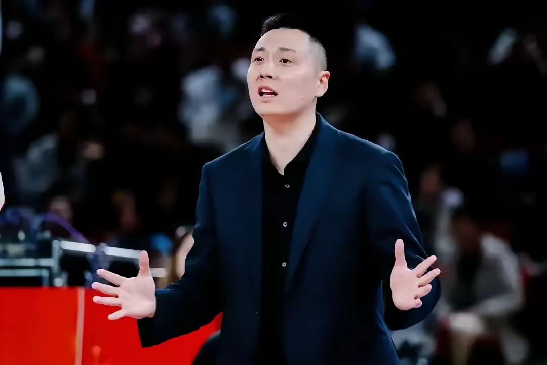 上海久事队亮相CBA常规赛,实力派球员展现冠军相貌的简单介绍 上海久事队亮相CBA常规赛,实力派球员展现冠军相貌的简单介绍