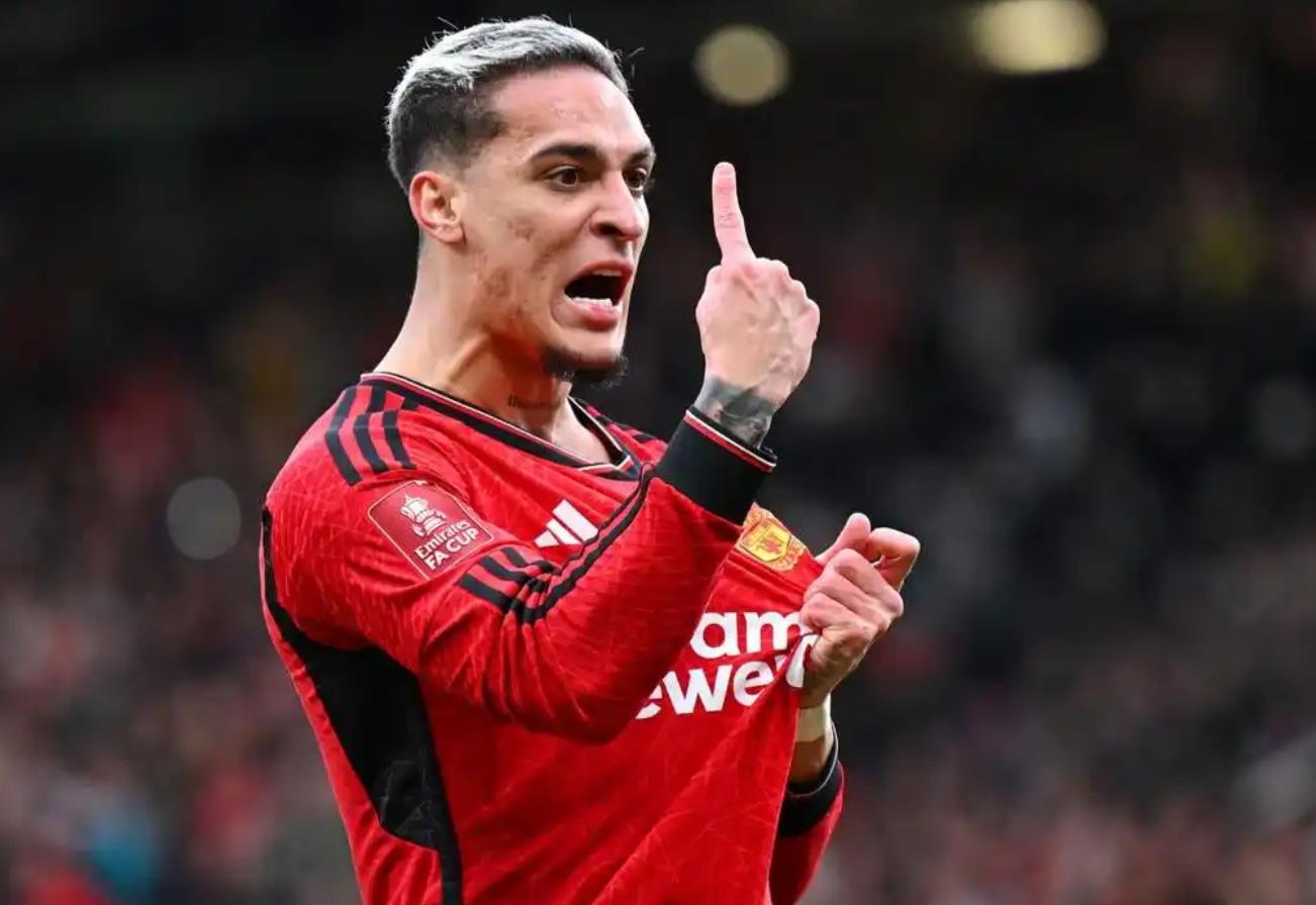 曼联官方确认签约新前锋,转会费达到历史纪录