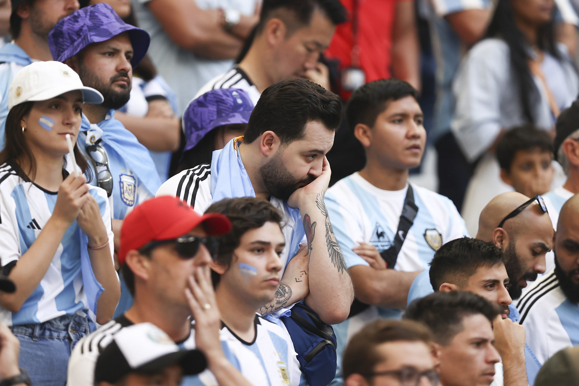 od体育官网-惊艳表现:球队赢得掌声如潮