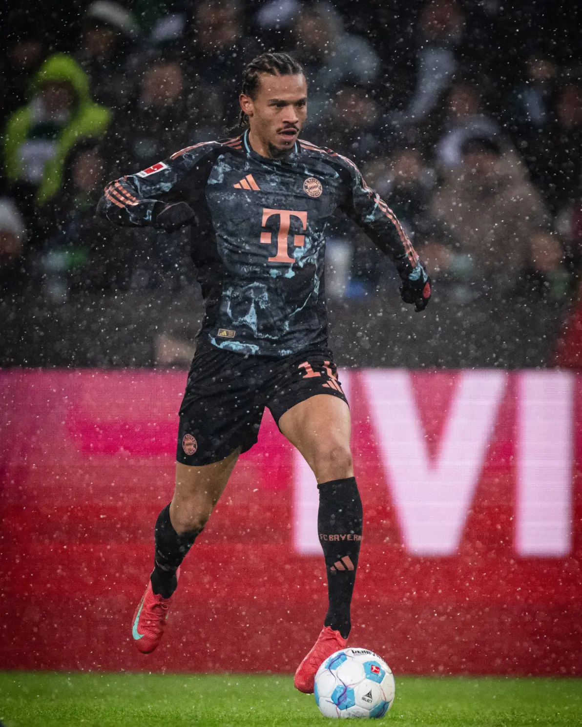 包含神奇一击！门兴格拉德巴赫主场逆转科隆的词条