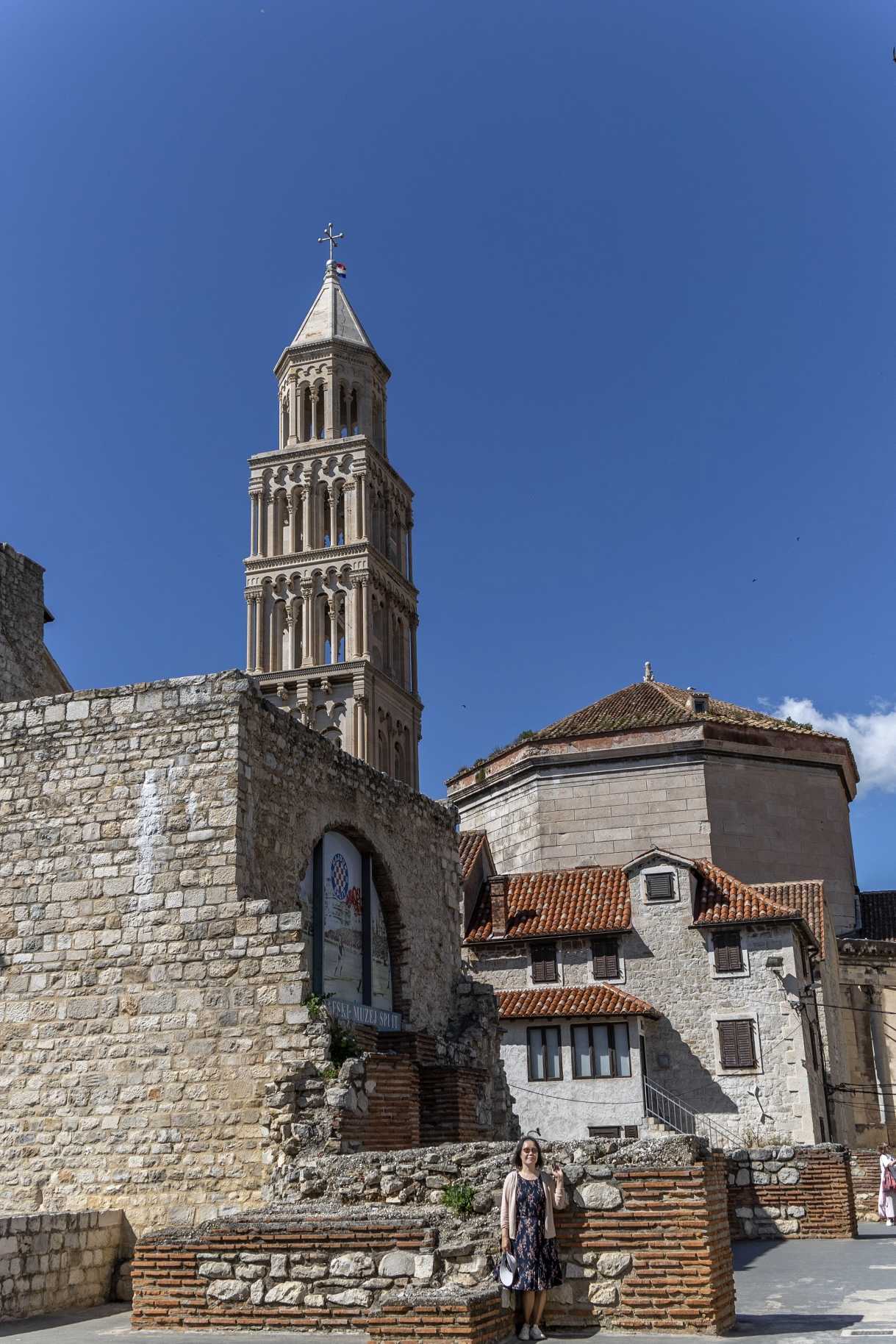 包含克罗地亚战胜斯洛文尼亚，出线前景一片晴朗的词条